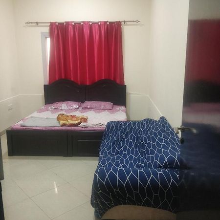 Furnished Apartment Dubai Buitenkant foto